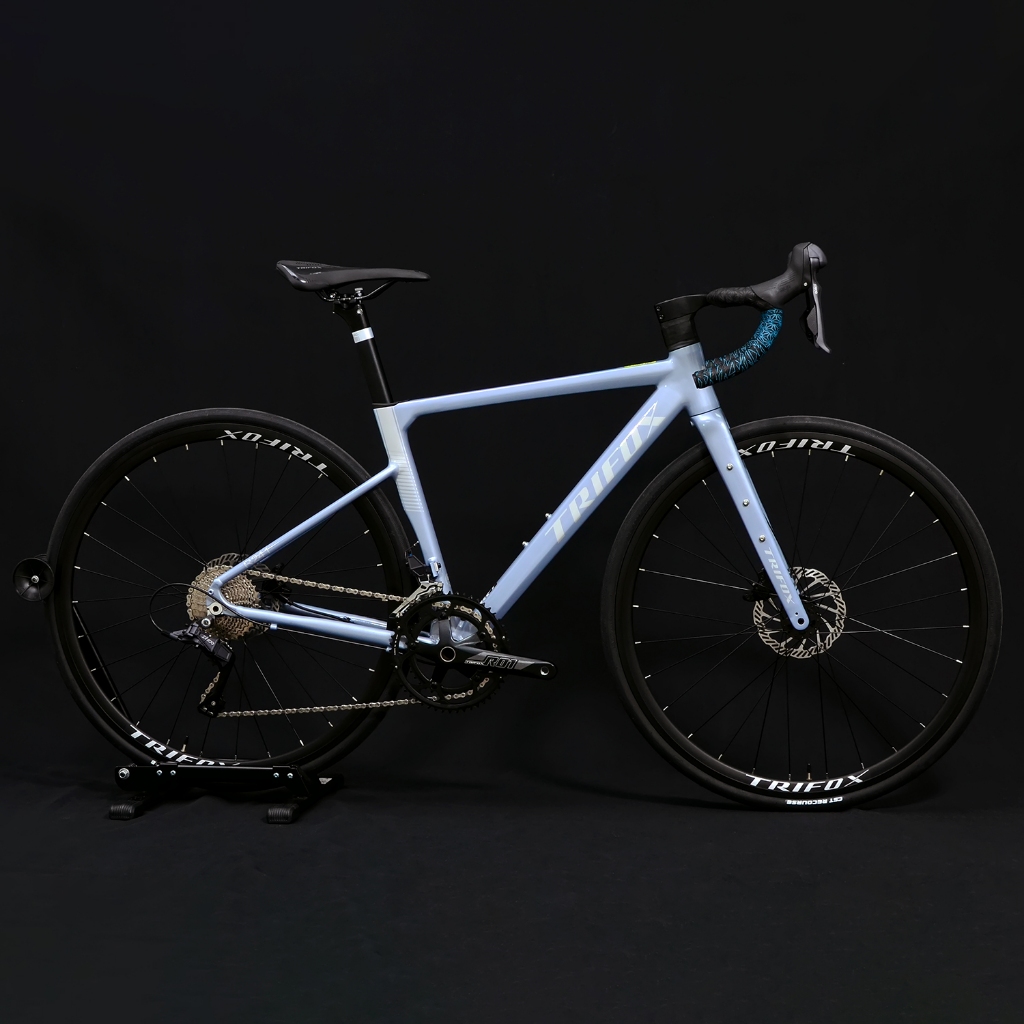 Trifox Light Weight Road Bike Adult Bike 700C x 28 Carbon Fiber Fork  Aluminum Alloy Frame Disc Brake R241