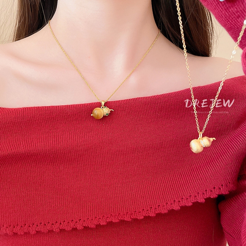 Necklaces For Women A Electroplated Retro Tarot With Oil Drop Square Necklace Magician Sun Star Moon Front D84cb977 5e07 4102 8f9d 0136d1751167.a79c906fb28dbd4d2473b183fd27e2ac
