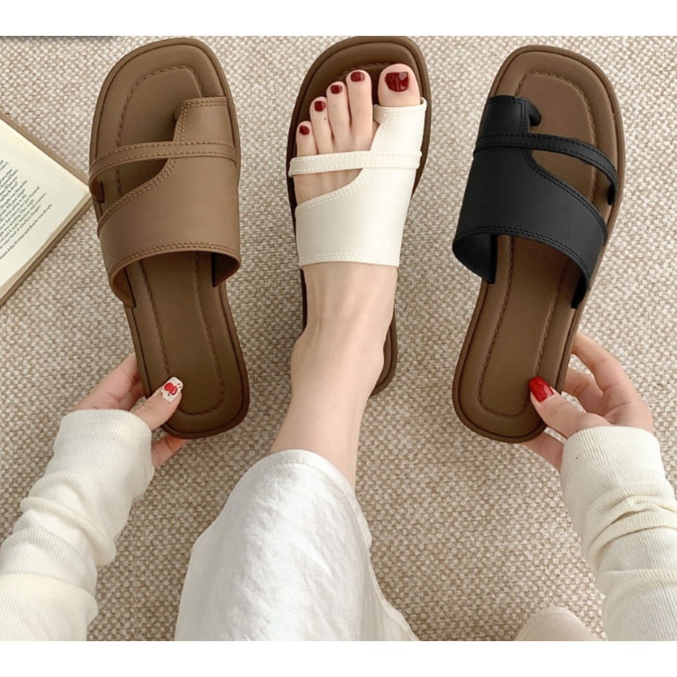 RE Toe Loop Design Flat Slipper Casual Elegant Style Leather Made ...