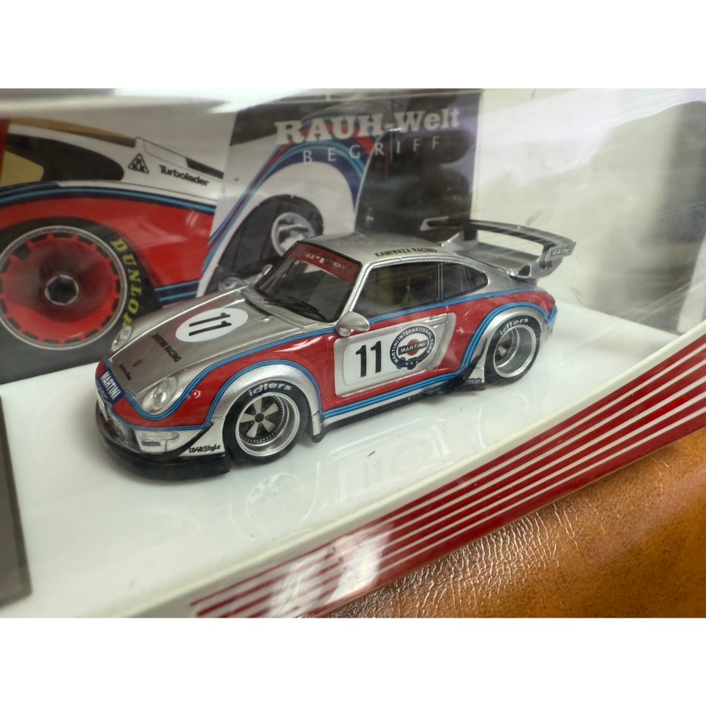 FuelMe Models FM64001 RW-993A 1:64 Rauh-Welt Begriff Rough Rythm ...