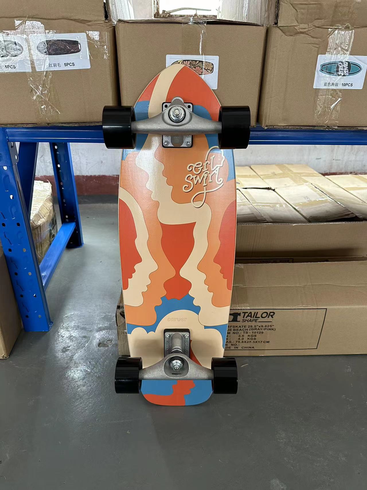 Skateboard Anime Carving Surfskate, Skate Principiante Cruiser Tavola Completa 30*9 Pollici Ponte in Legno Di Acero A 8 Strati, Longboard Adulto ABEC-11 Cuscinetto A Sfere CX4 Surfing Truck Con T-Tool