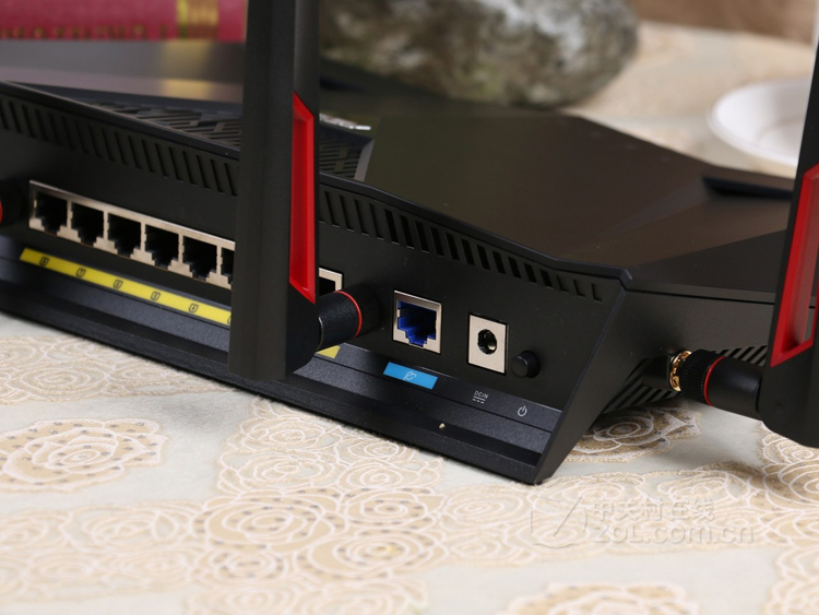 ASUS RTAC88U Full Gigabit Dual Band AiMesh High Speed Wall Piercing