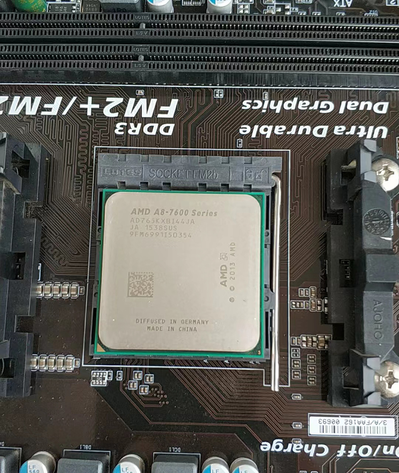 AMD A8 7650K quad core CPU+Gigabyte F2A68HM-DS2 DDR3 motherboard