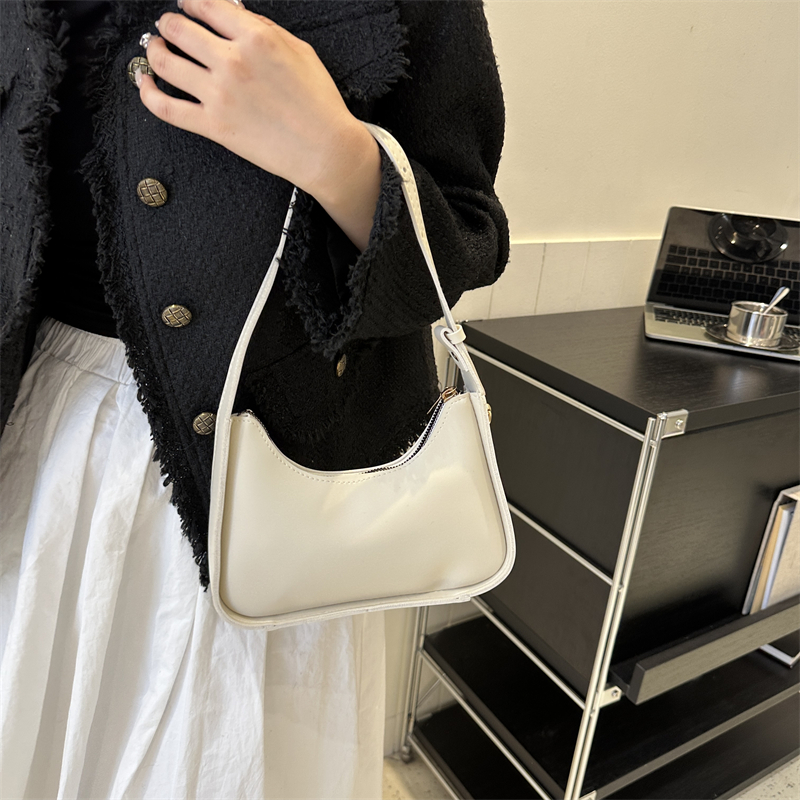 Chic 2025 PU Shoulder Bag Minimalist Solid Color Underarm Purse Trendy ...