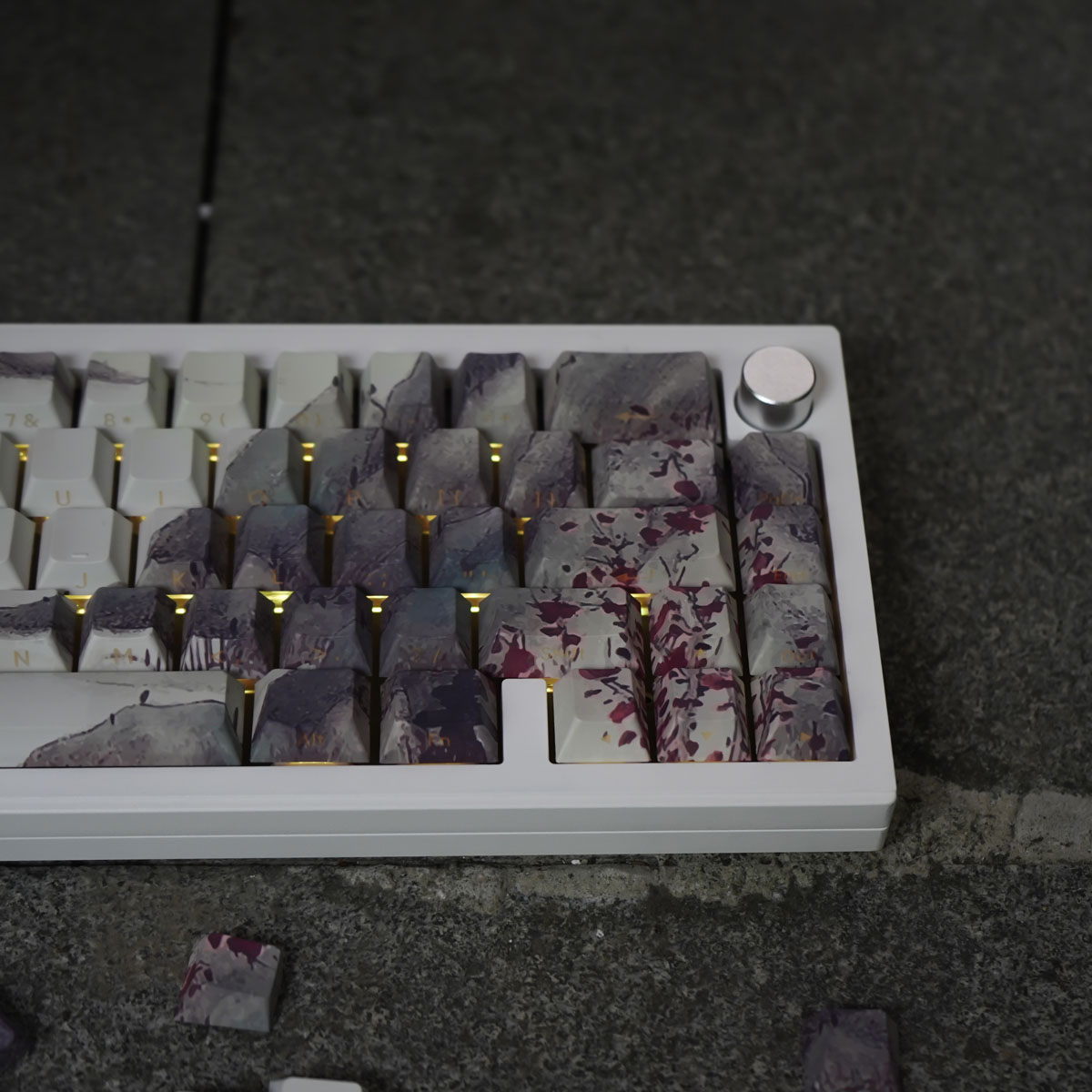 Image showcasing Antique style Ink wash painting Side transparent 129 key PBT keycaps ...
