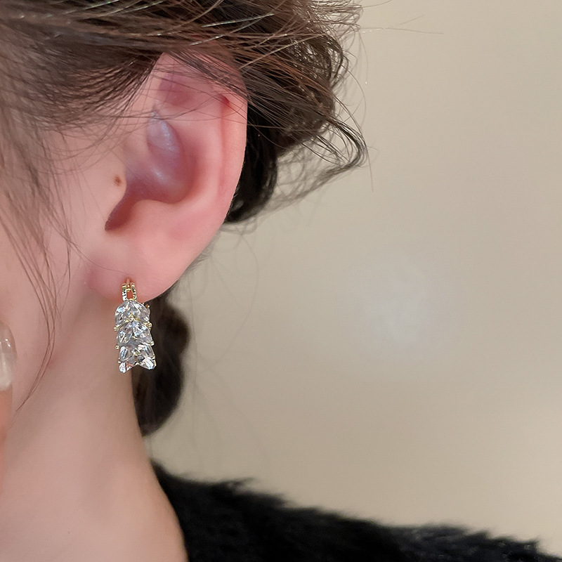DREJEW Diamond-encrusted U-shaped wheat ears geometric earrings ...