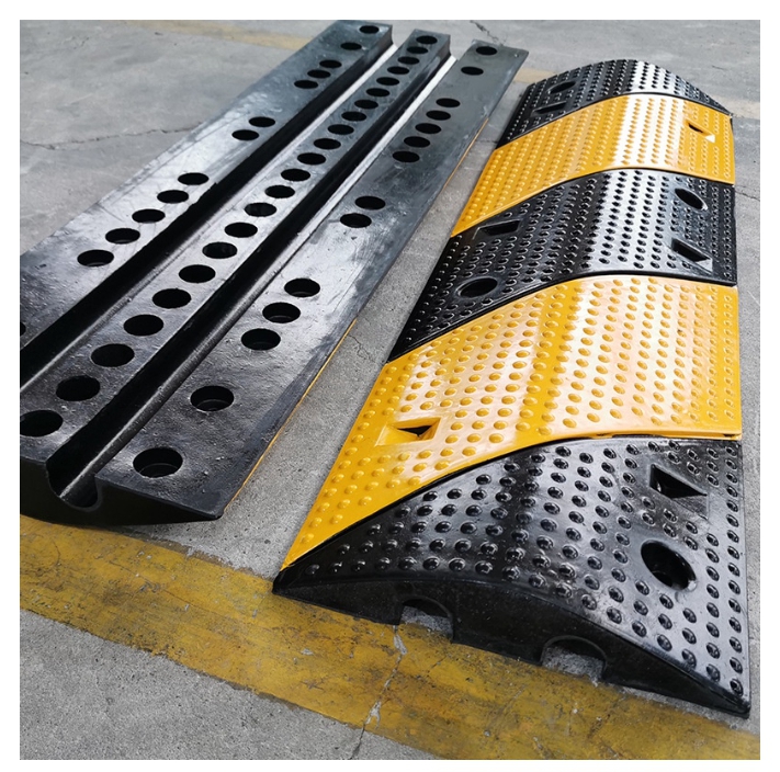 【COD】VEHICLE SAFETY RUBBER ROAD SPEED HUMP ROAD HUMP SPEED BUMP END CAP ...