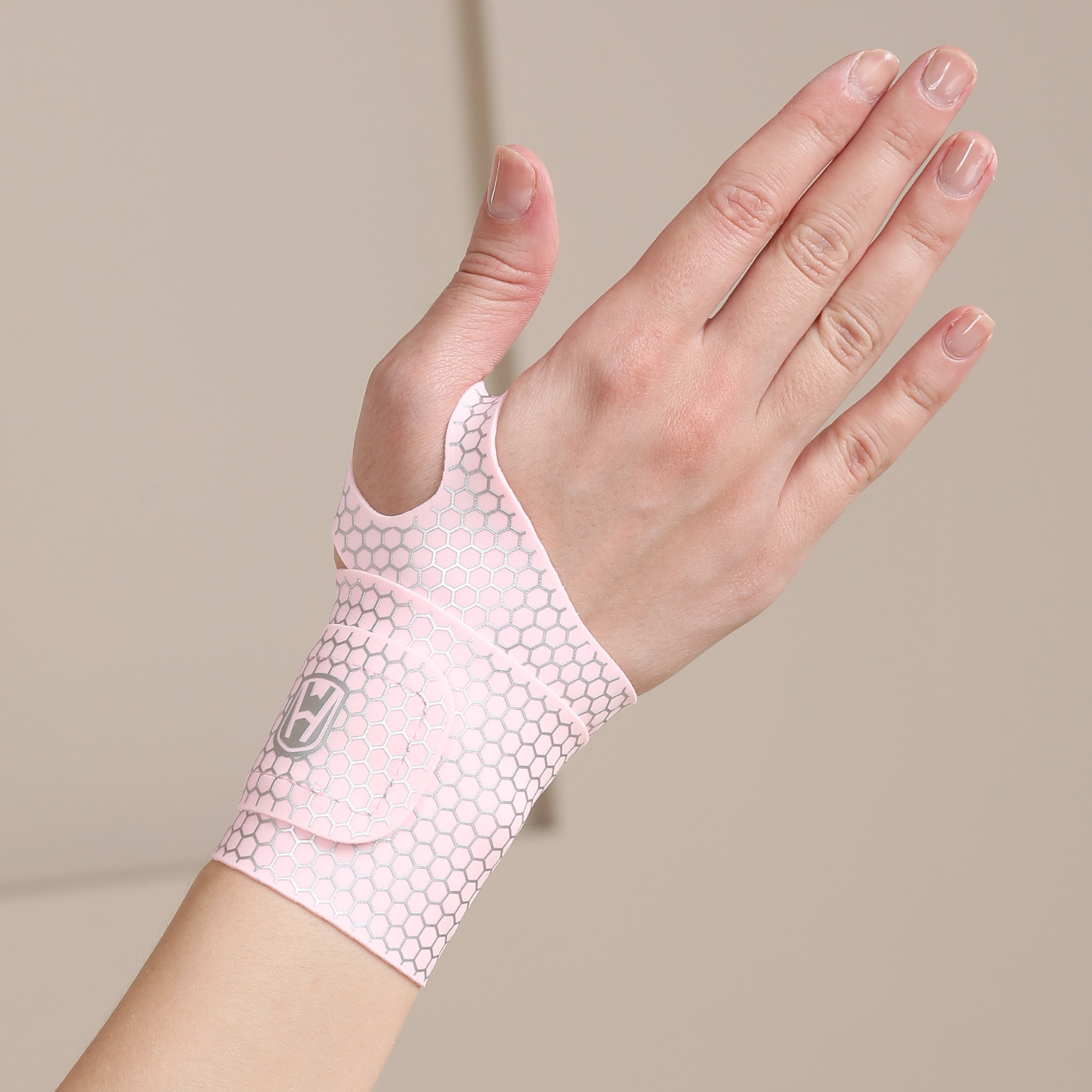 thumbnail image 2 of Wrist Brace With Adjustable Fastener Tape Super Soft Highly Elastic Wrist Compression Support Sports Supplies 2 of 13