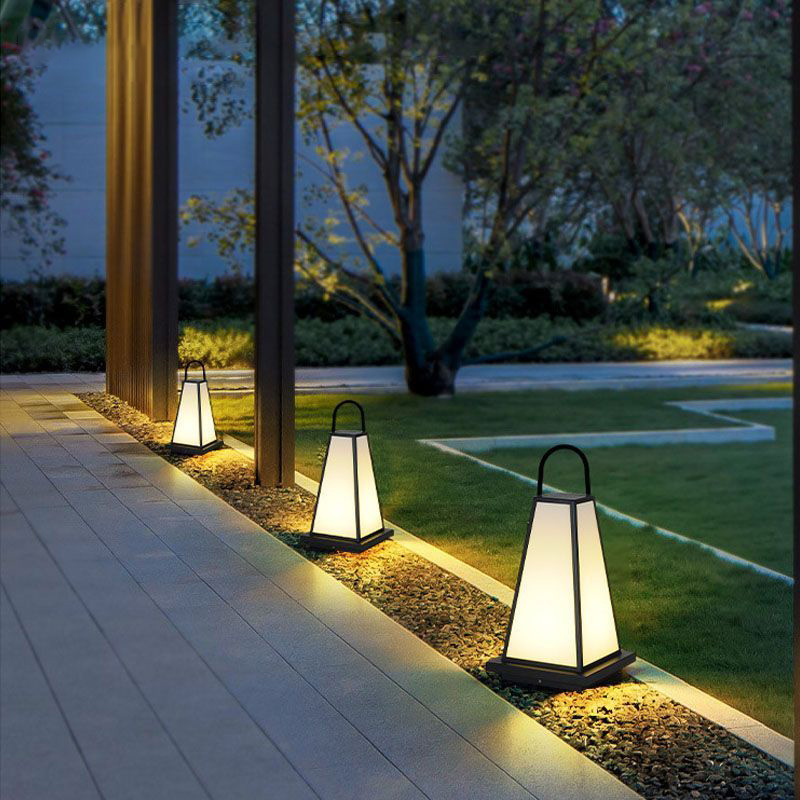 Outdoor Solar Powered Floor Lamp With 2 Lighting Modes, 2200 MAH Solar