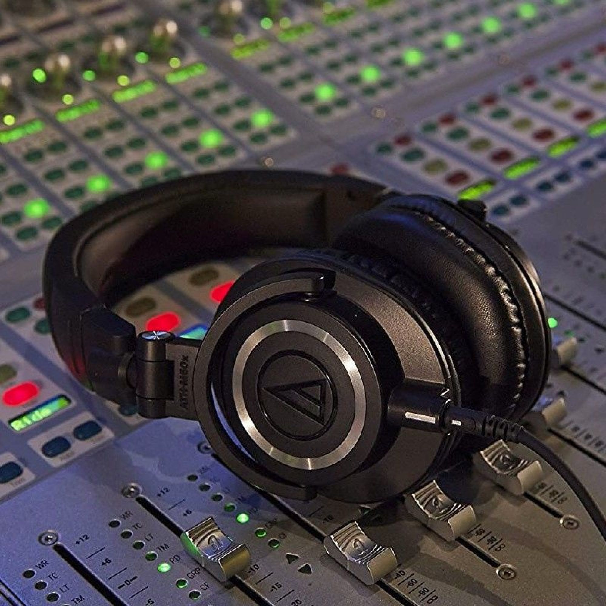 Audio Technica ATH M50X HIFI Headphones Professional Fully Closed ...