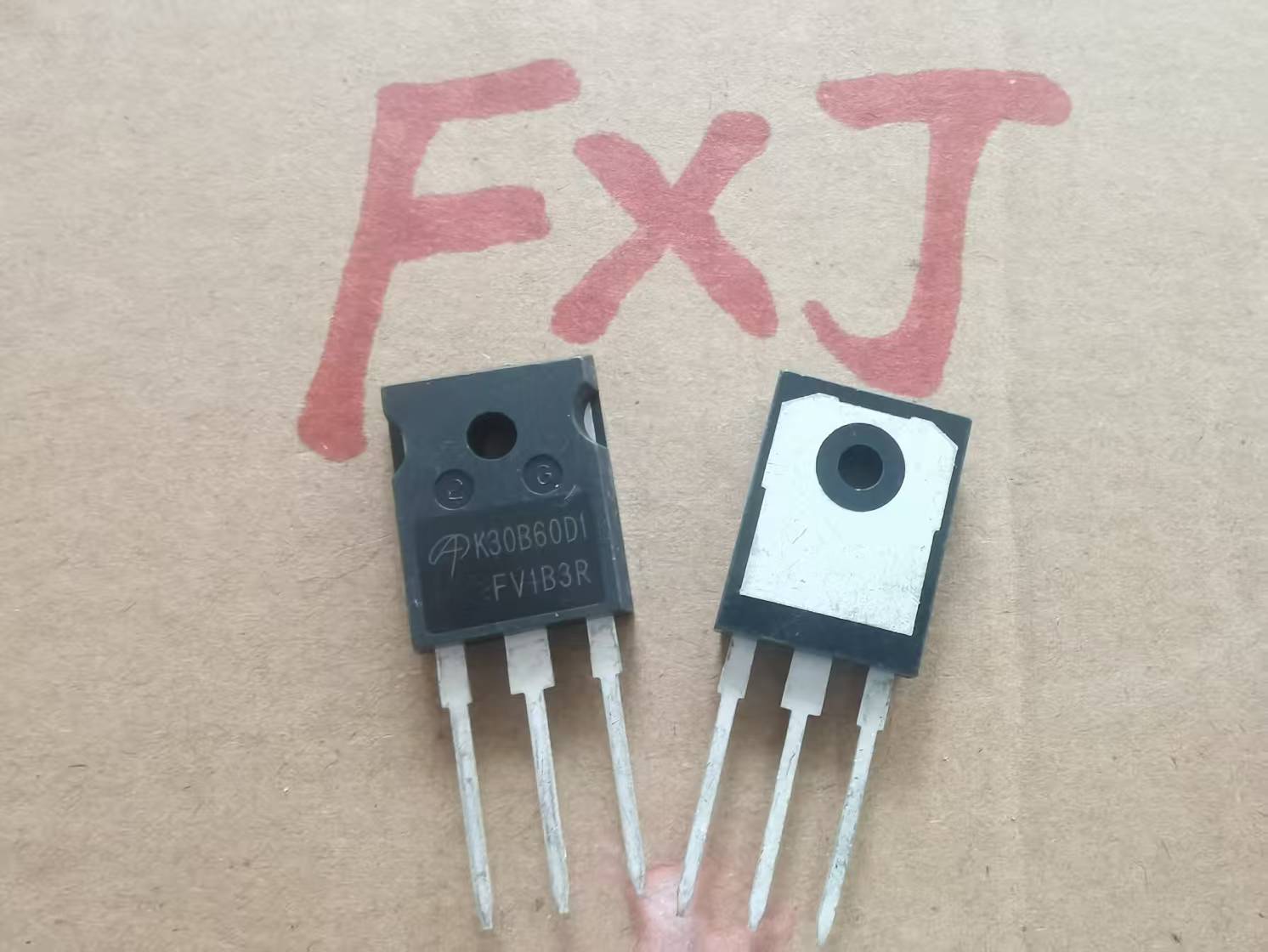 1 Pezzo AOK30B60D1 (K30B60D1) TO-247, Circuito Integrato IGBT, Nuovo
