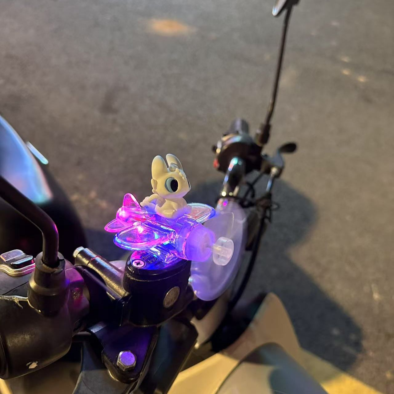 Wind Power Toothless Dragon LED Car Decor Cute Auto Motorcycle ...