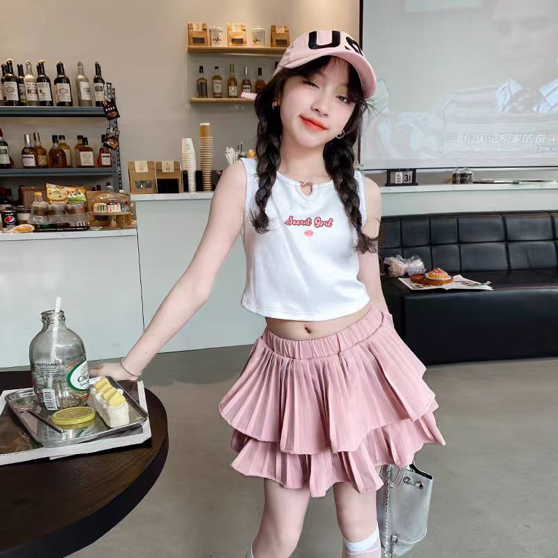 This Korean Style Girls' Short Skirt Features Stylish Lace Detailing Is ...
