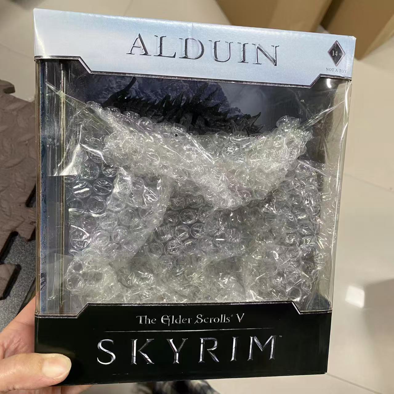 McFarlane Toys Elder Scrolls V: Skyrim Alduin Deluxe Box Action Figure ...