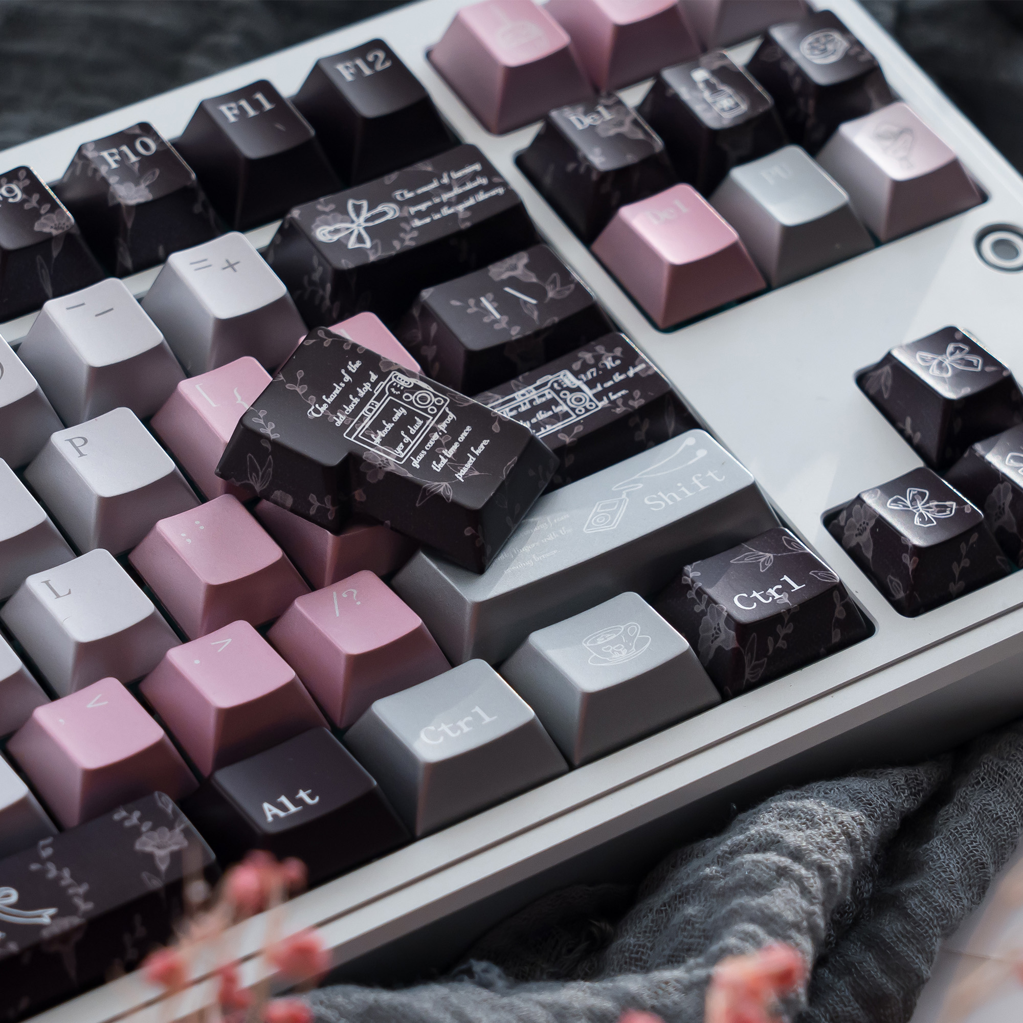 URE Metallic paint Keycaps Black silver Cherry Profile Silver metall ...