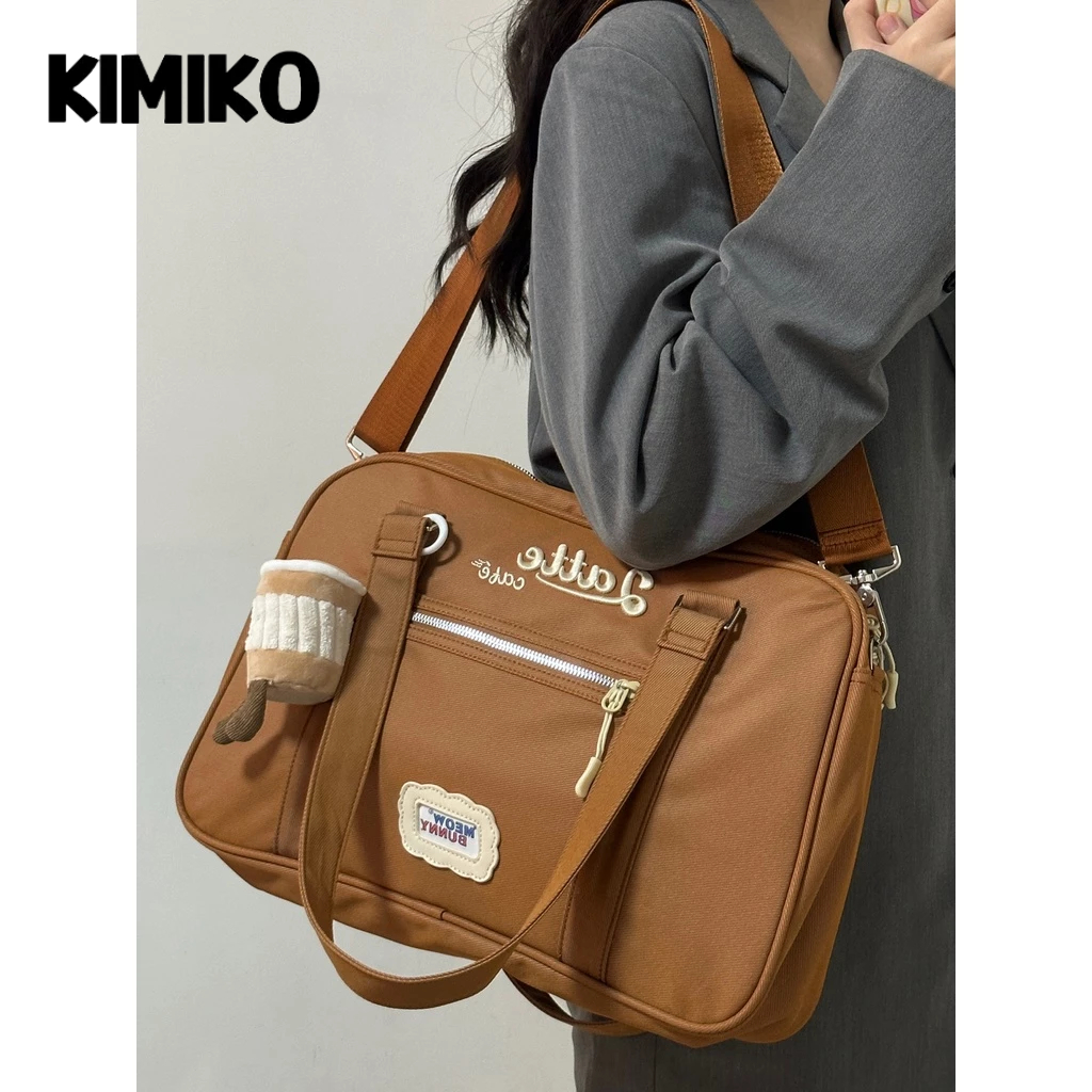 CAPOMOS Retro Shoulder Bag in Nylon American College Student Class ...