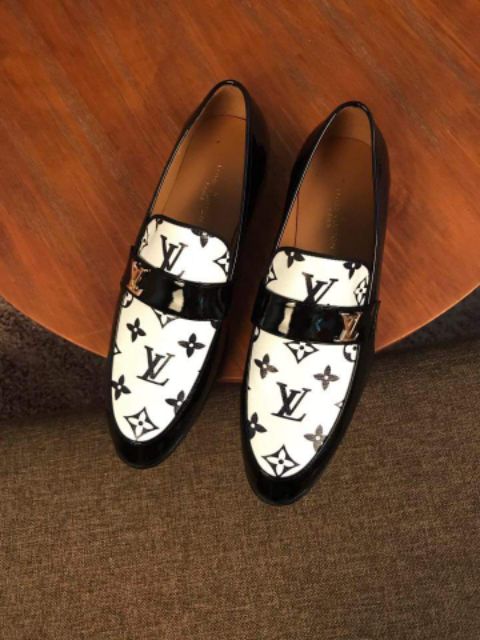 Louis Vuitton men's monogram drivers shoes loafers mocassin preorder,  Luxury, Sneakers & Footwear on Carousell