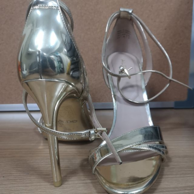 Second hand high heels best sale for sale