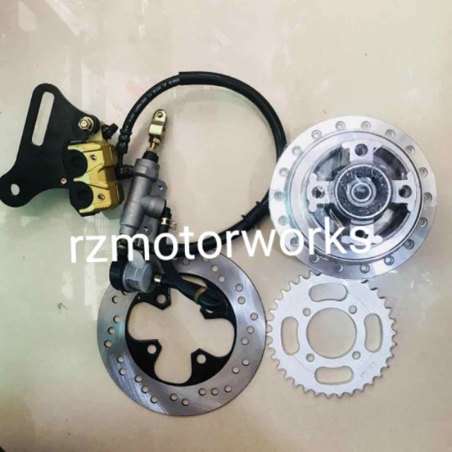 Disc brake set for clearance motorcycle