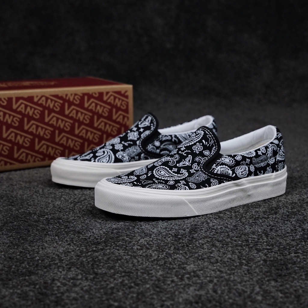 Unique slip on on sale vans