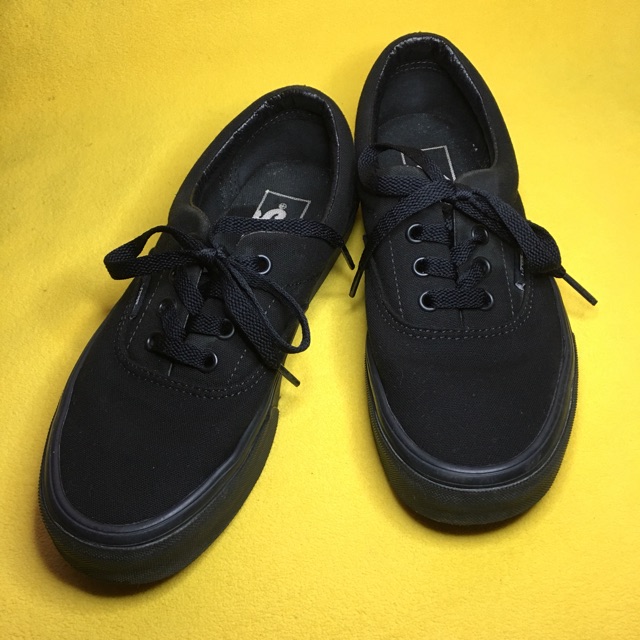 Vans authentic 2025 black price philippines