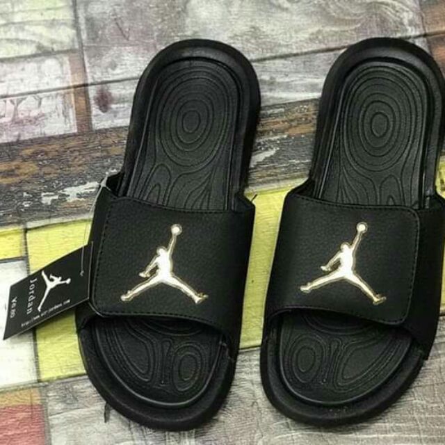 Black jordan clearance slippers