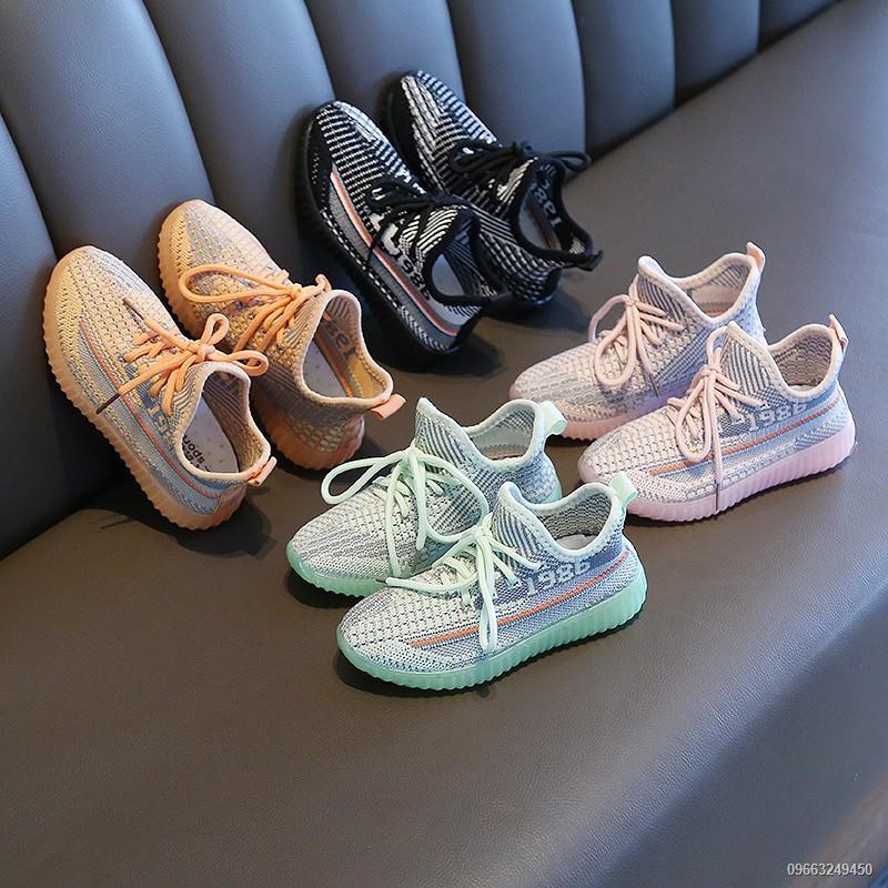 Girls best sale with yeezys