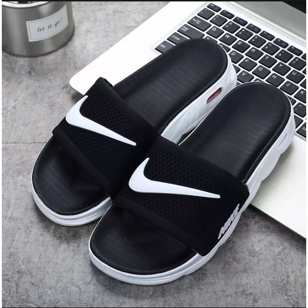 Nike sandals hot sale new arrivals