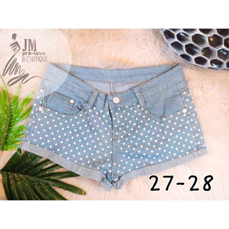 midwaist (color may vary due to color correction and light sources ...