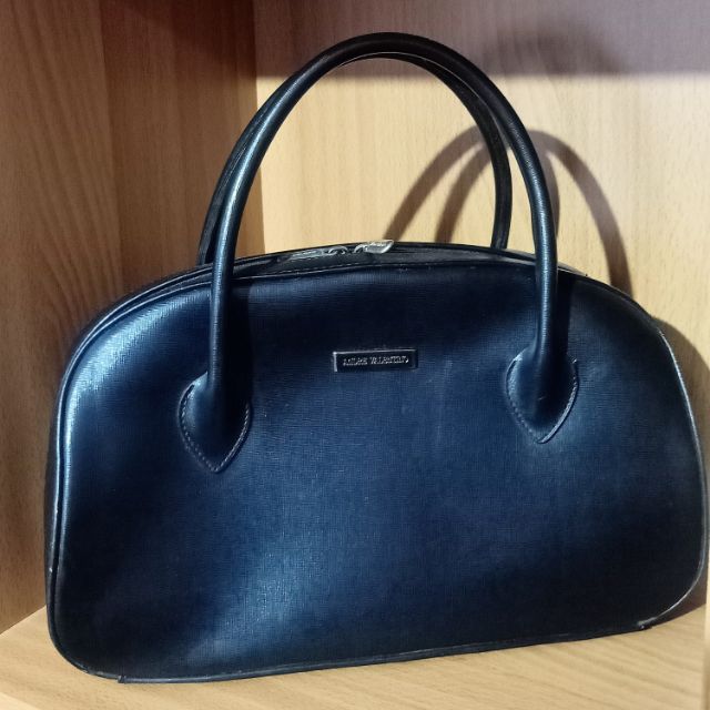 Andre valentino bag sale