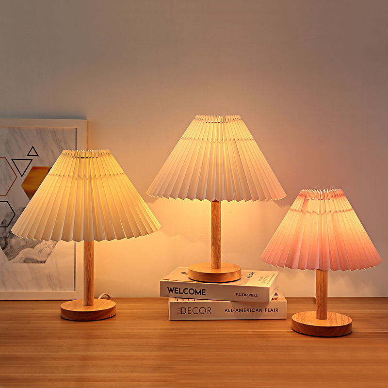 Hot Selling Concreative Table Lamp Korean Pleated Vintage Bedside Lamp   D5fbec4bf3f575363b81fac32840a343