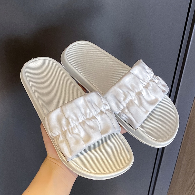 Fenty slippers queen deals