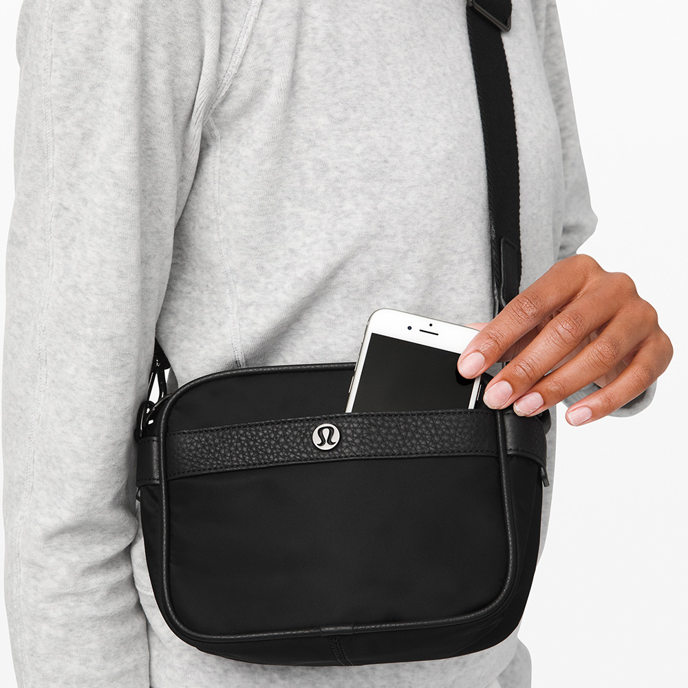 Lululemon Now and Always Ladies Sports Crossbody Bag Mini