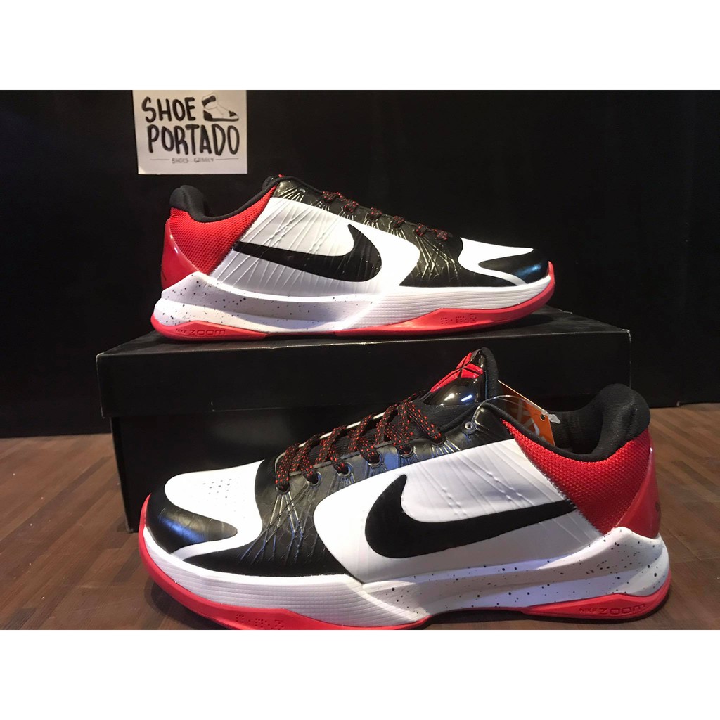 Kobe black sale toe