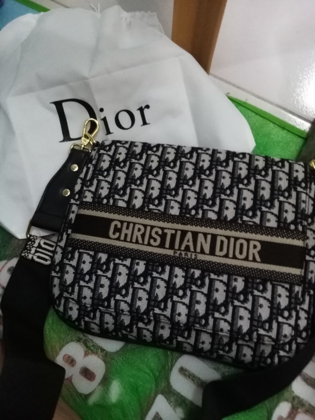 AMK CHRISTIANDIOR SLING BAG COMPLETE INCLUSION