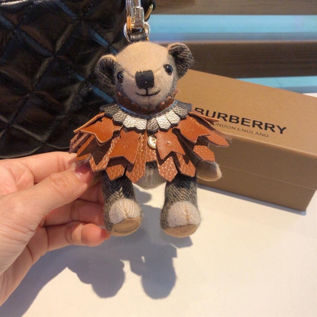 Burberry keychain outlet bear