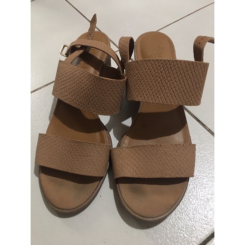 Size 8 chunky leather sandals. Branded sandals with leather straps