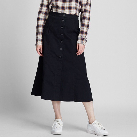 Front button circular outlet skirt uniqlo