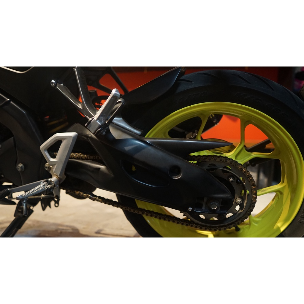 Yamaha R15 V3 / MT15 / R3 Swing Arm Enhancer and Tire Hugger Shopee