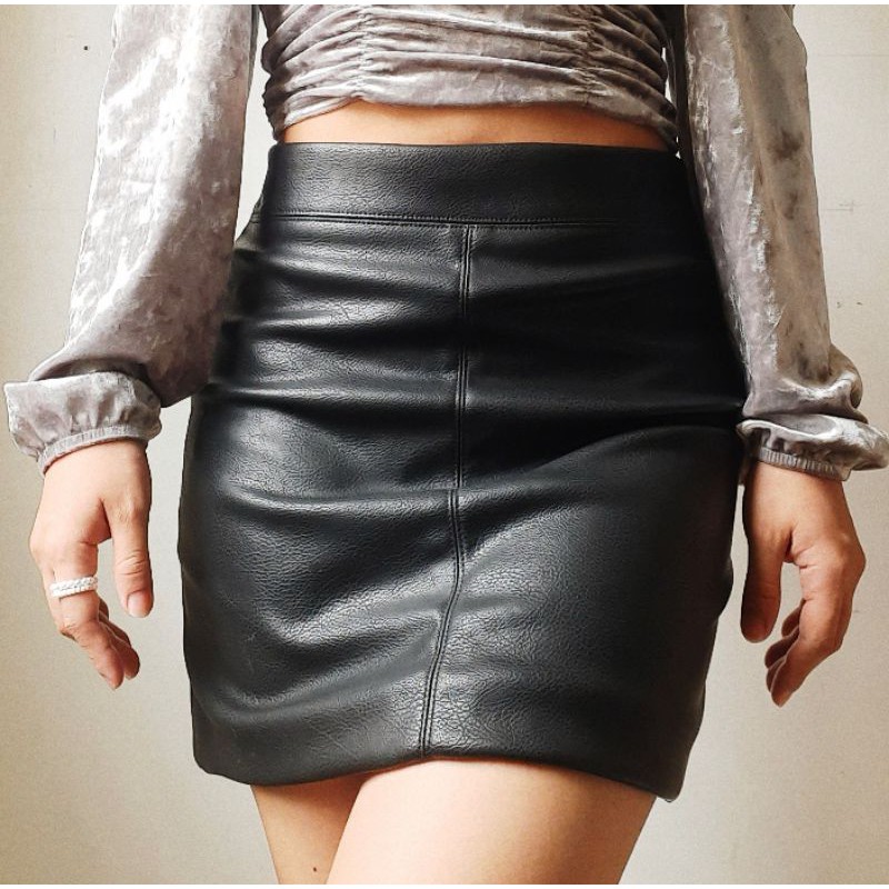 H&m leather outlet skirt