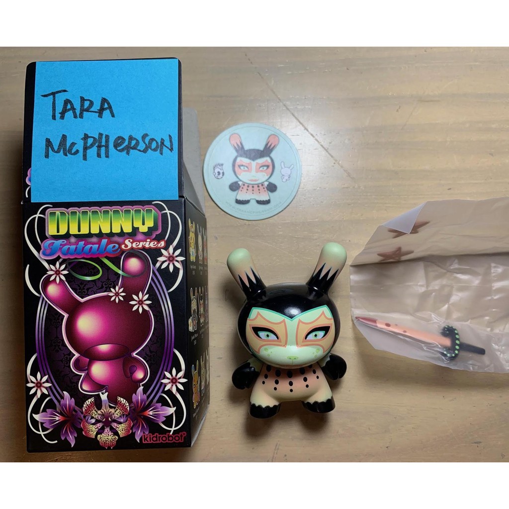 2010 Kidrobot Dunny Vinyl Toy - Fatale Series - Tara McPherson