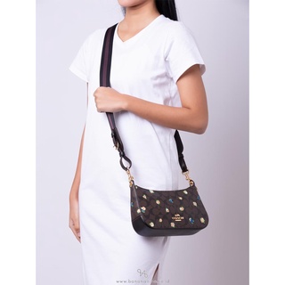 JDTrendsetters PH - Coach Leather Jes Crossbody in Chalk (with Star Guitar  Strap) PRE-ORDER NOW!