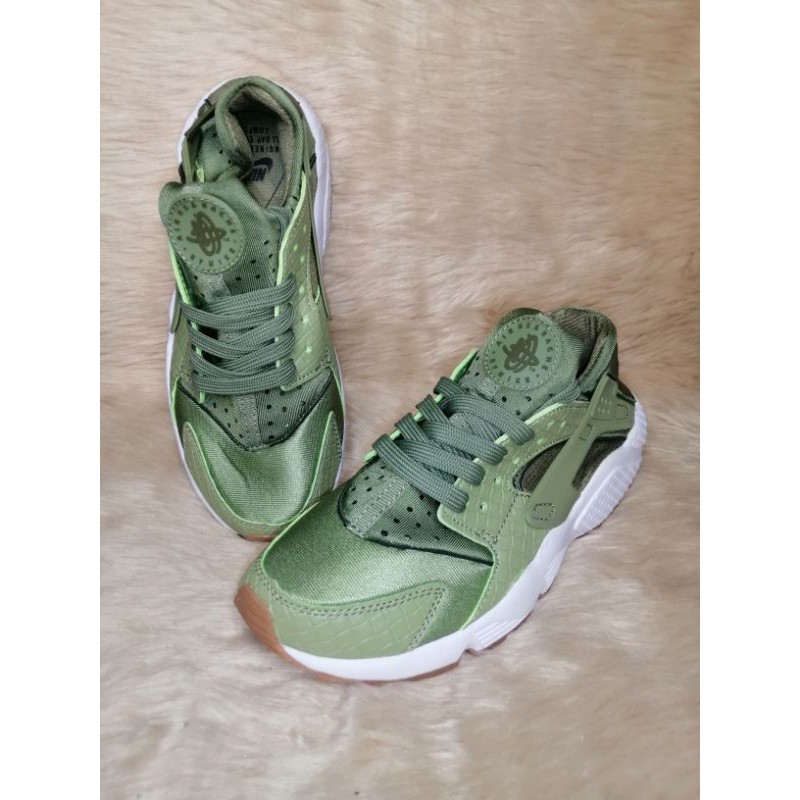 Are huaraches outlet