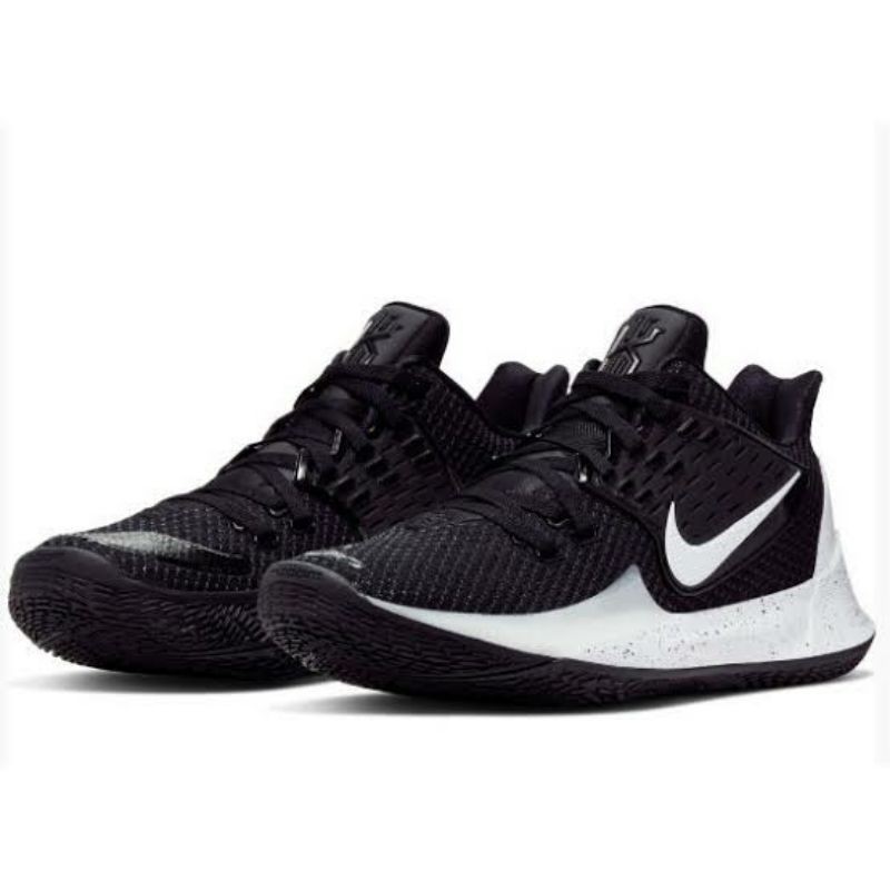 Kyrie low 2 clearance black/white