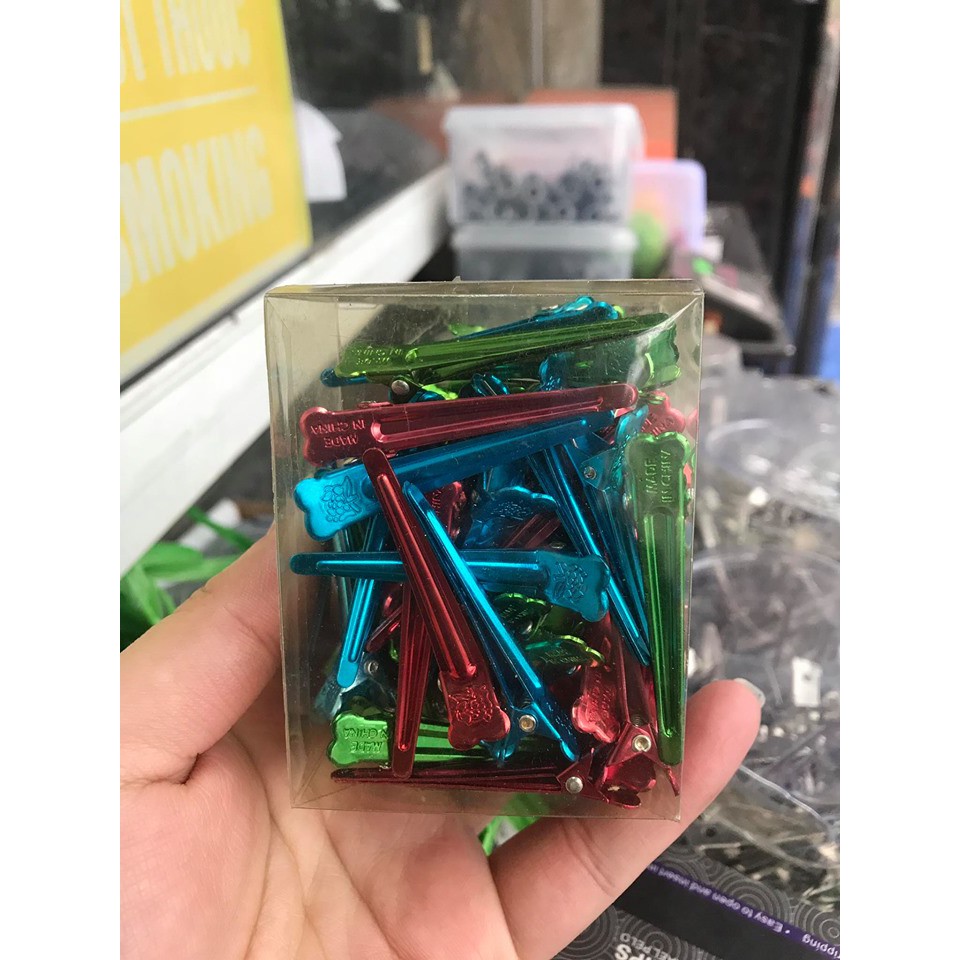Box of Iron Pins for Children to Shape Multi-Colored Hairstyles ...