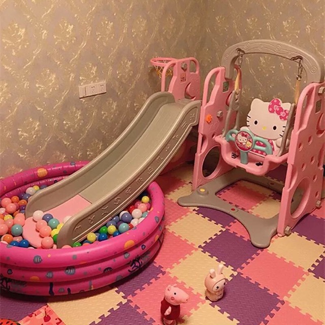 Hello store kitty playpen