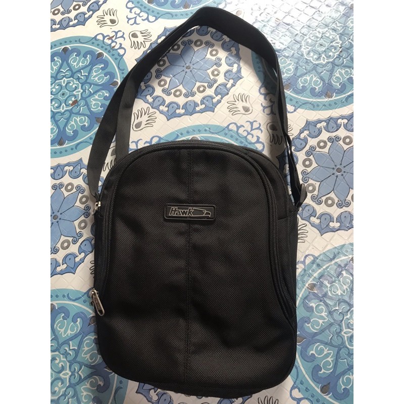 Sling store bag hawk