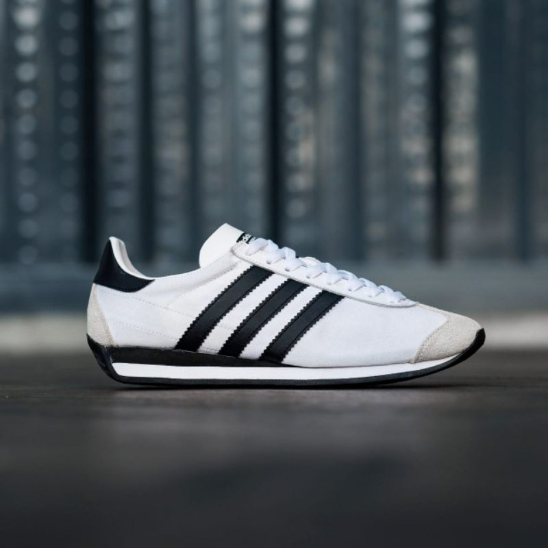 Adidas country hotsell og white