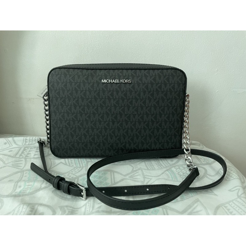 Michael kors discount black camera bag