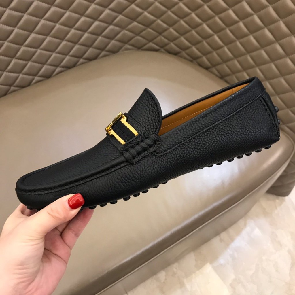 LOUIS VUITTON AUTHENTIC Hockenheim Moccasin Shoes, Men's Fashion, Footwear,  Dress shoes on Carousell